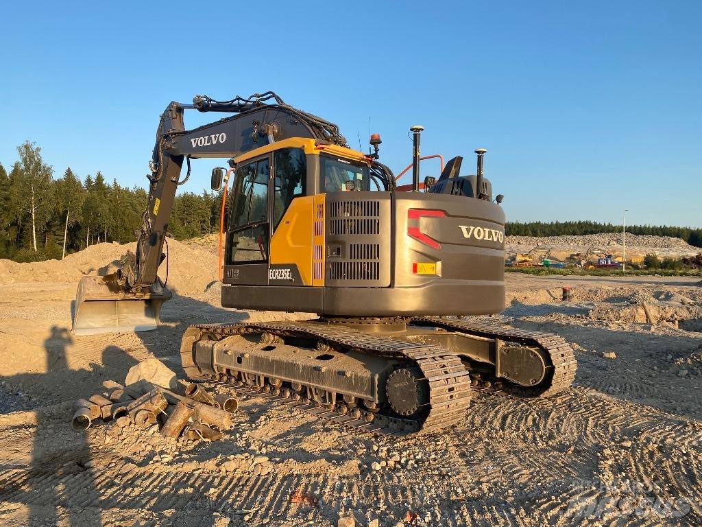 Volvo EC 235 EL Roomikekskavaatorid