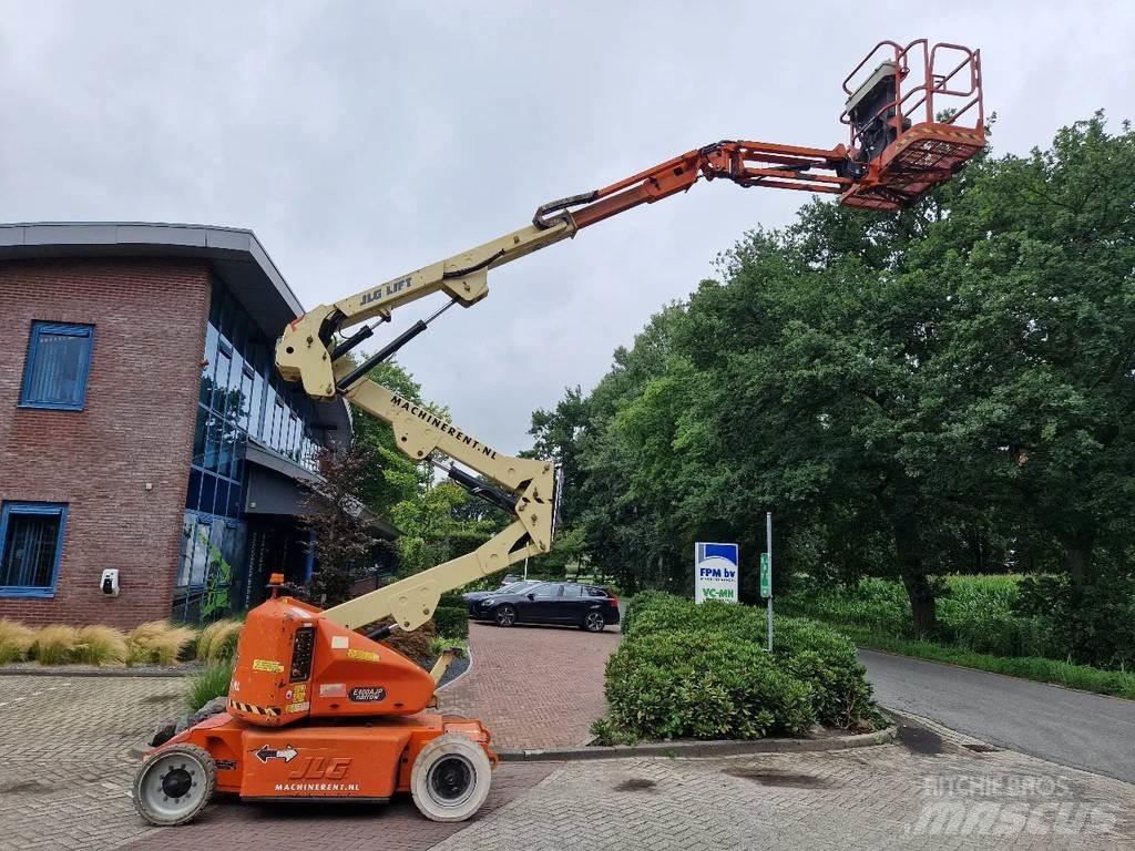 JLG E400AJPN Iseliikuvad poomtõstukid