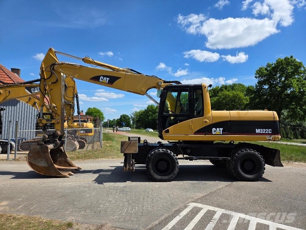 CAT M322C Ratasekskavaatorid