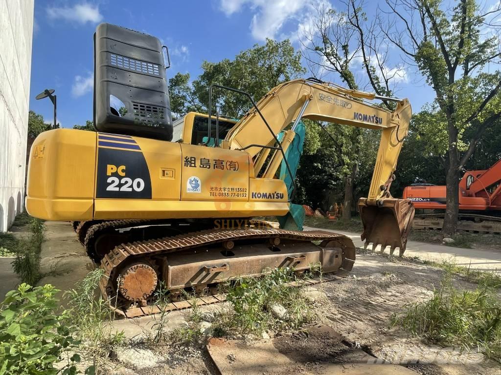 Komatsu PC 220-8 Roomikekskavaatorid