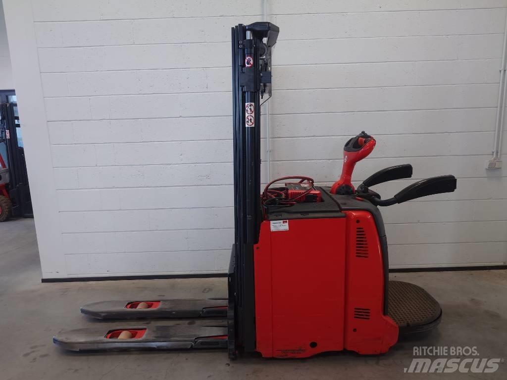 Linde L 12 AP Platvormiga virnastajad