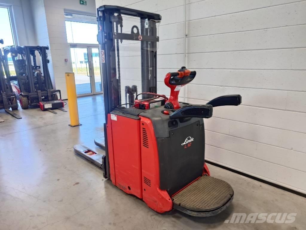 Linde L12AP/133 Platvormiga virnastajad
