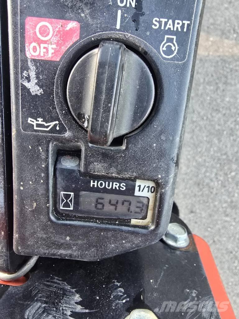 Ditch Witch RT 24 Pinnaselõikurid