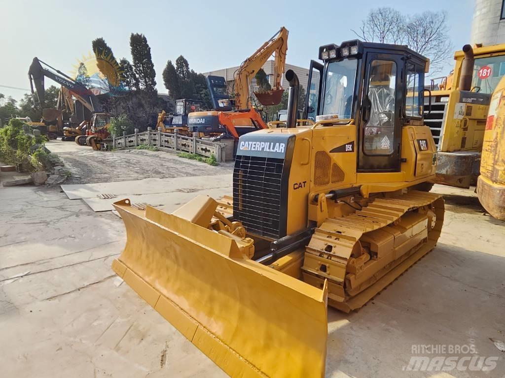 CAT D 5 K Buldooserid