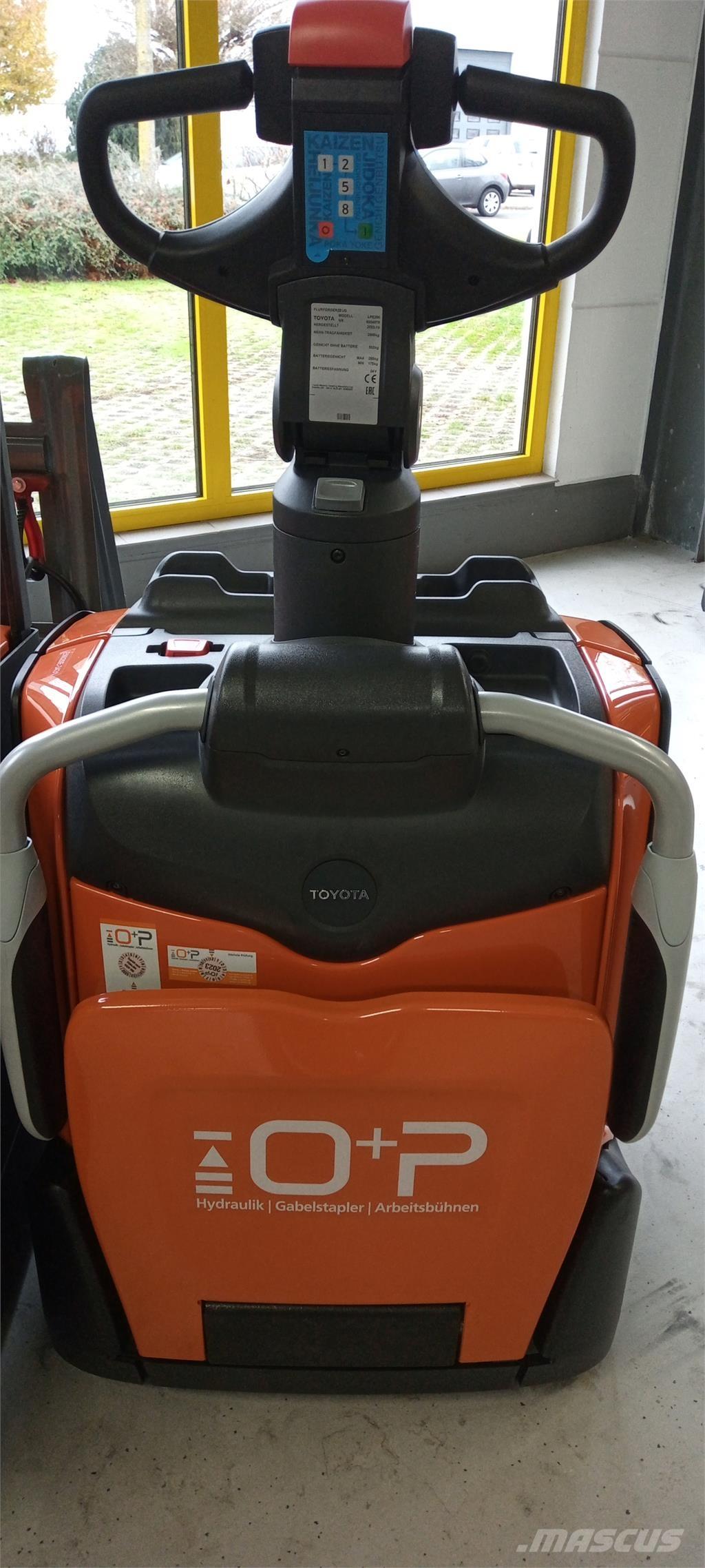 Toyota LPE200 Järelkäidavad virnastajad