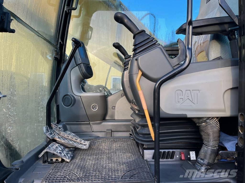 CAT 323 D L Roomikekskavaatorid