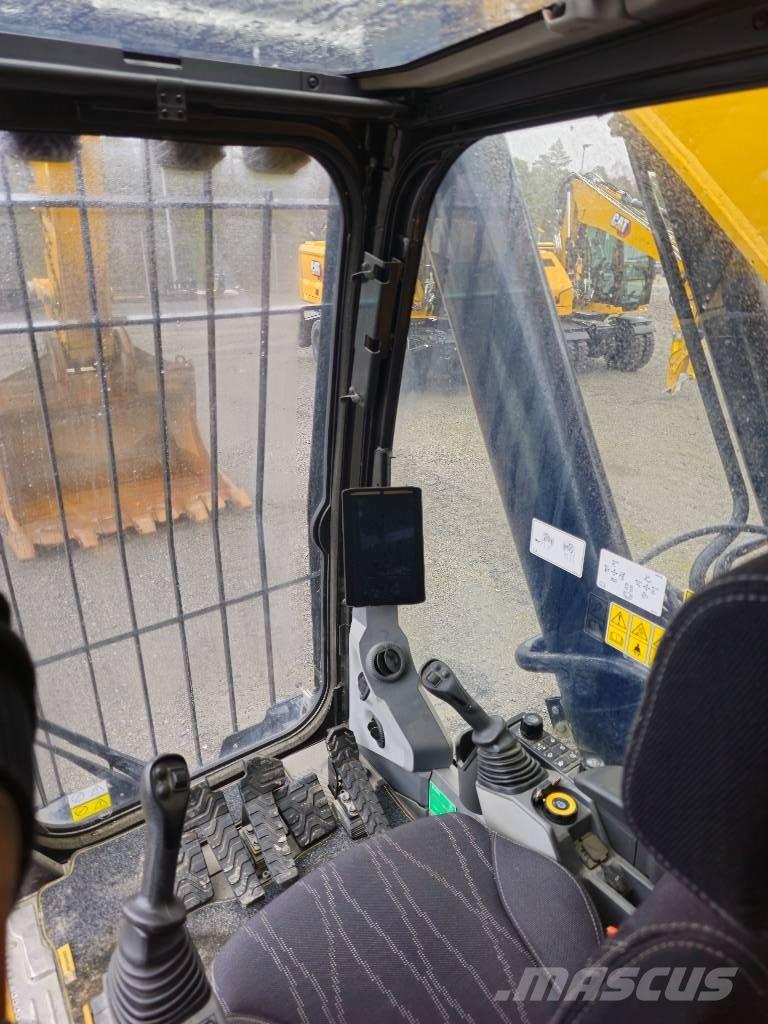 CAT 374 Roomikekskavaatorid