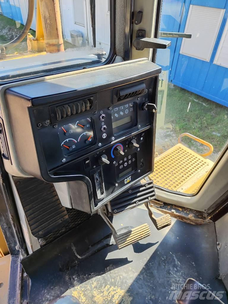 CAT D 6 R XL Buldooserid