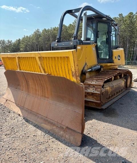 John Deere 850 J Buldooserid