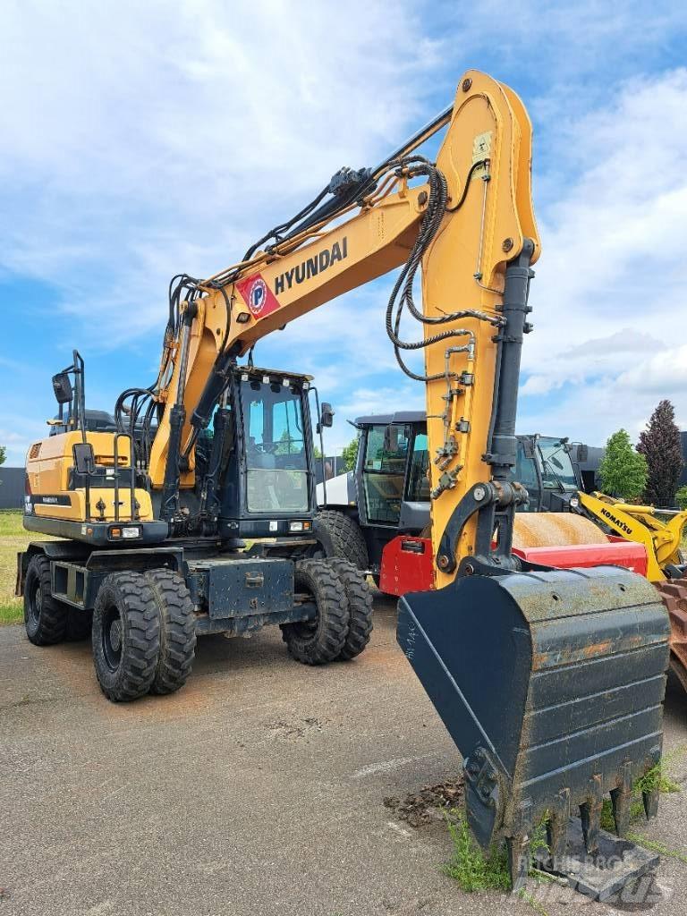 Hyundai HW140 Ratasekskavaatorid