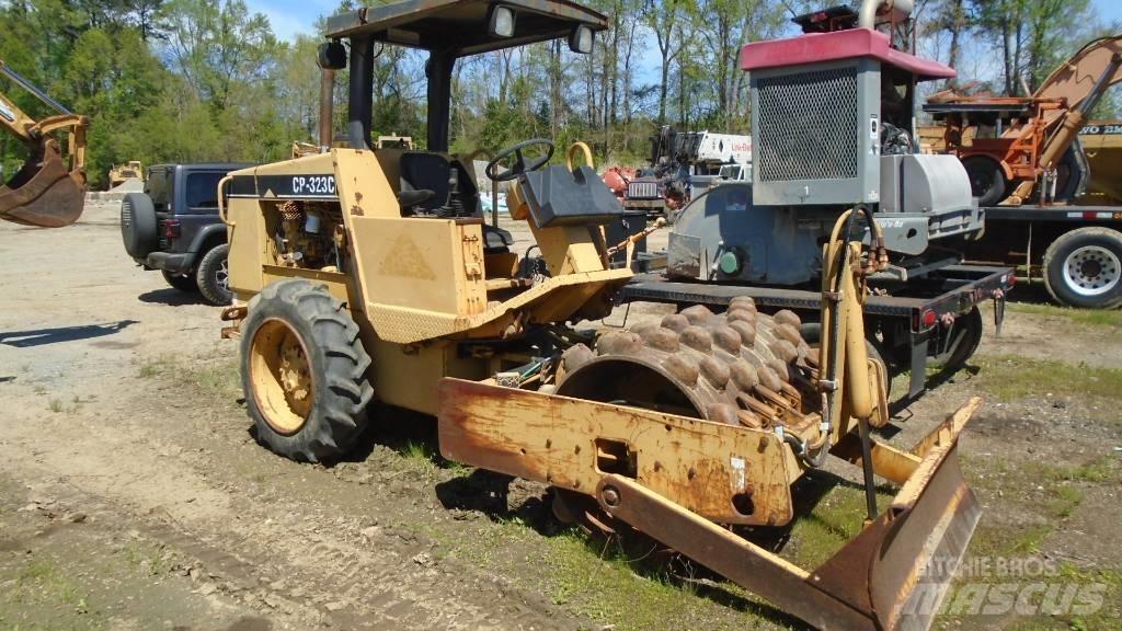 CAT CP 323 C Kombineeritud rullid