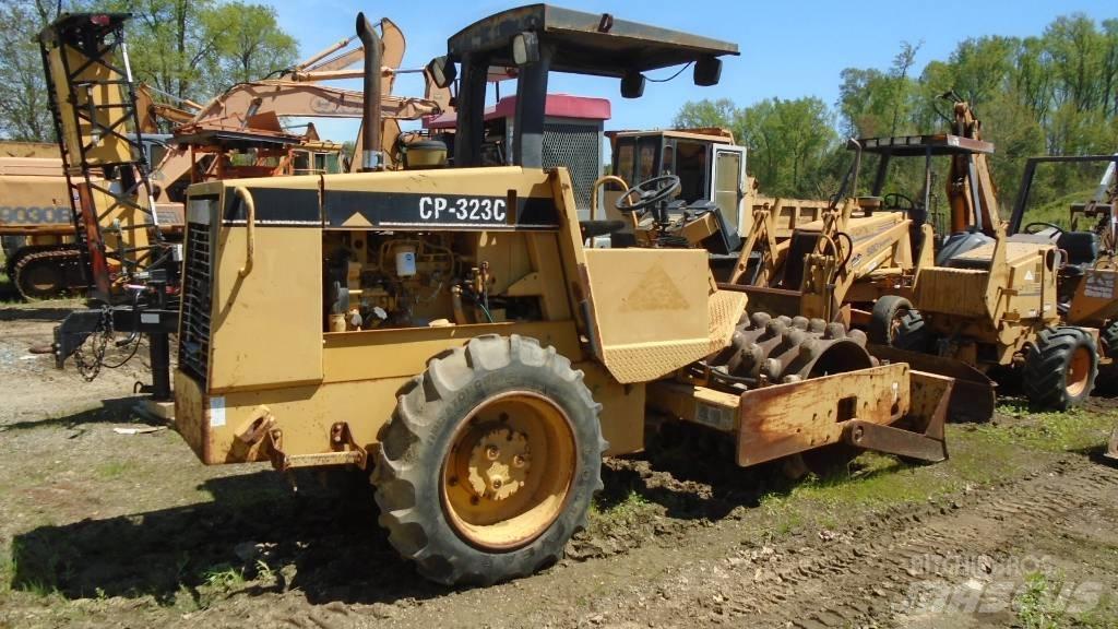 CAT CP 323 C Kombineeritud rullid
