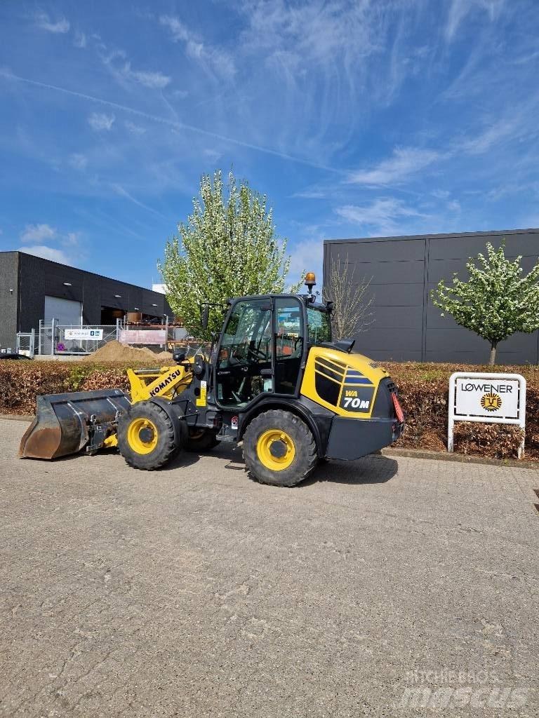 Komatsu WA70M Väikelaadurid