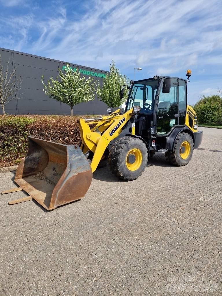 Komatsu WA70M Väikelaadurid
