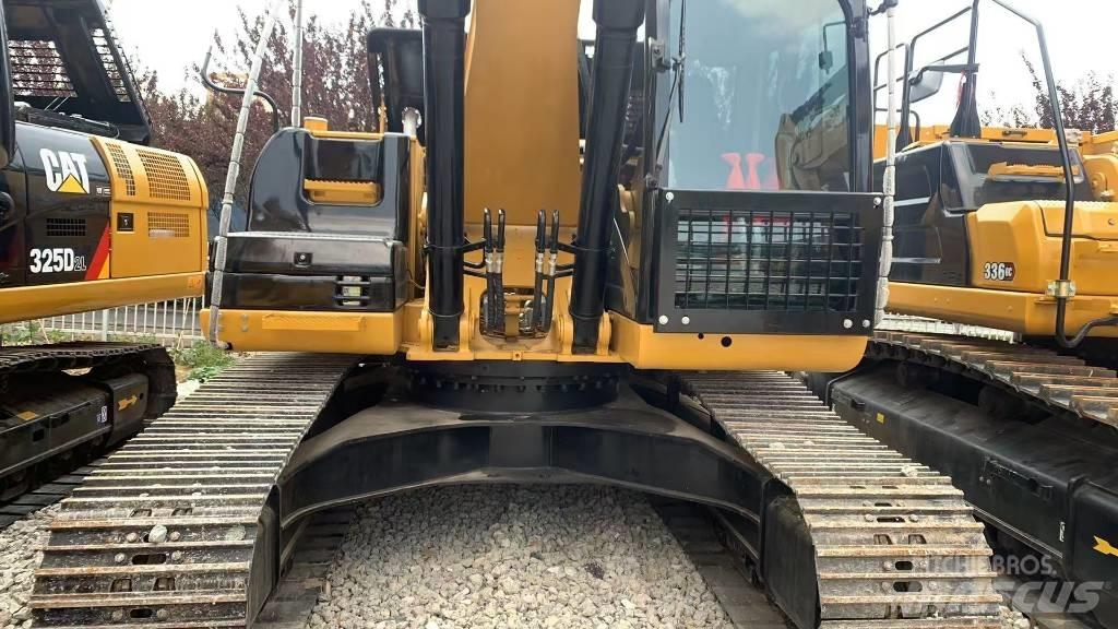 CAT 324 D L Roomikekskavaatorid