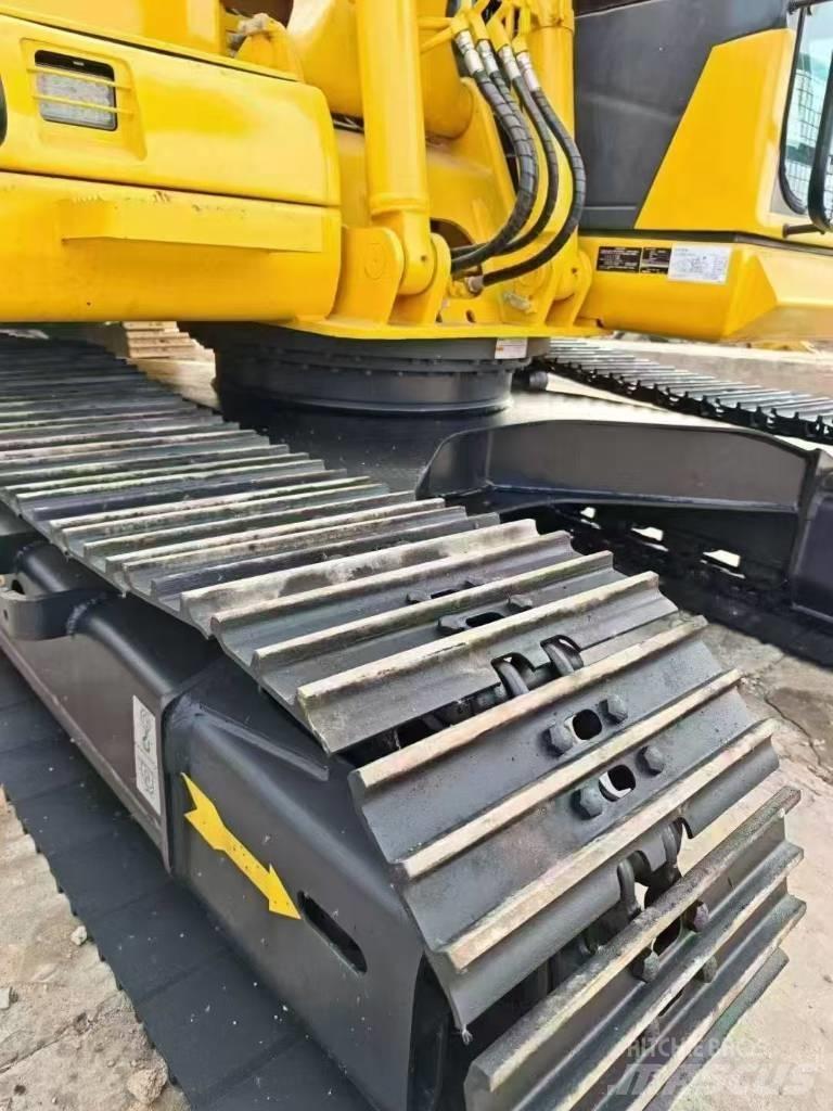 Komatsu 130-7 Roomikekskavaatorid