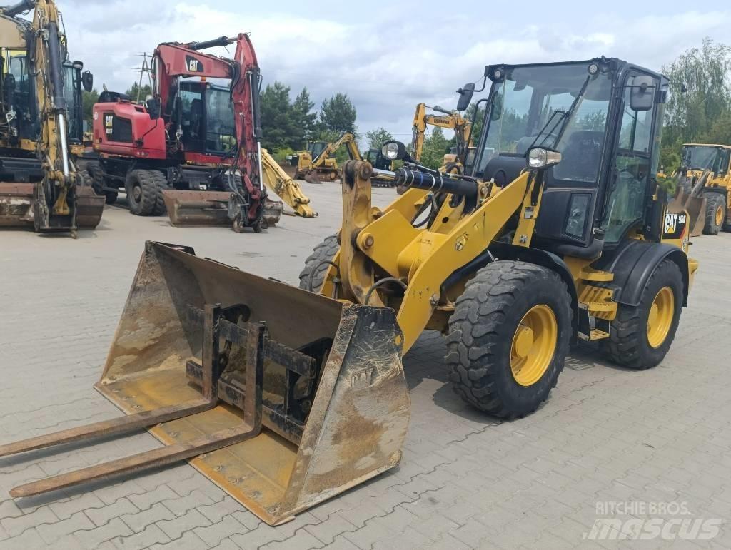 CAT 908M Rataslaadurid