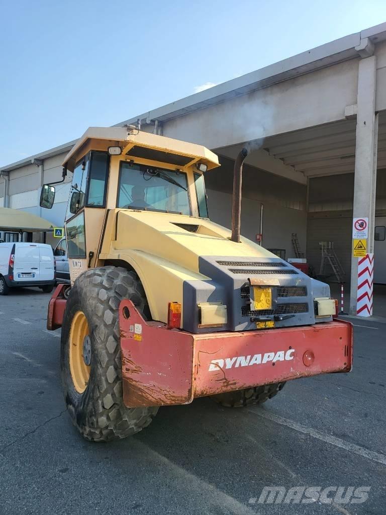Dynapac CA 302 D Ühe trumliga rullid