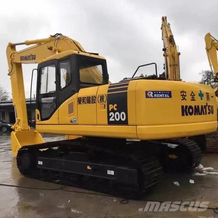 Komatsu PC 200-7 Roomikekskavaatorid