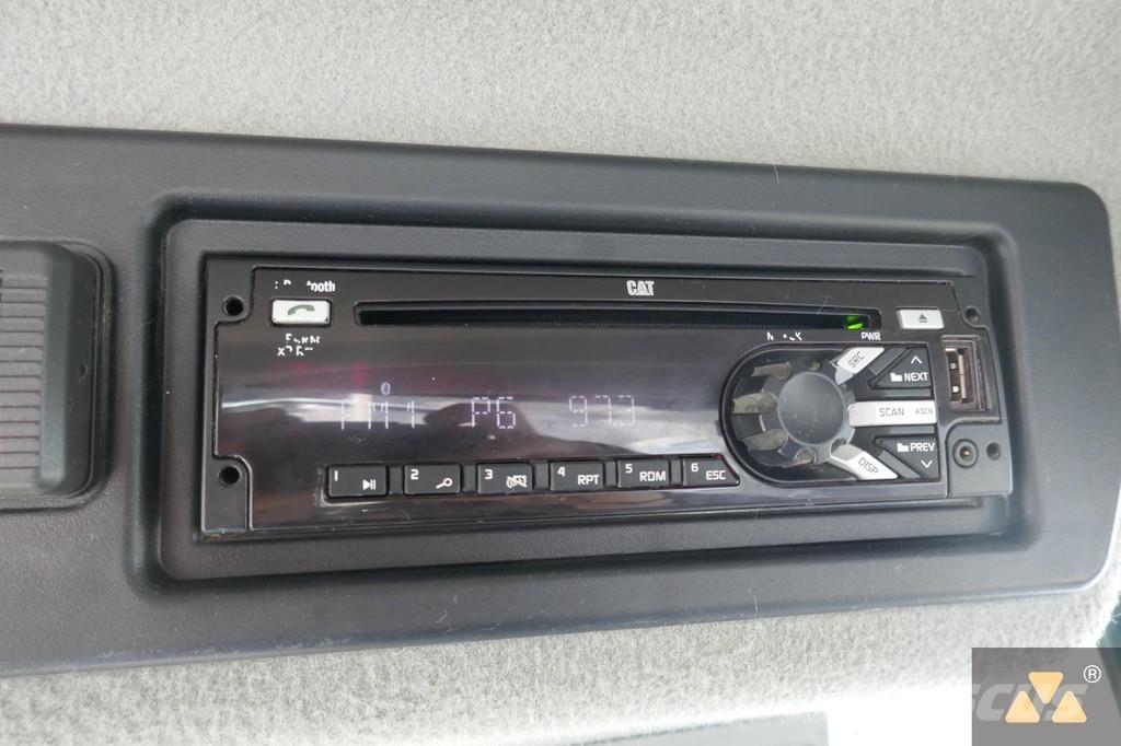 CAT 966M Rataslaadurid