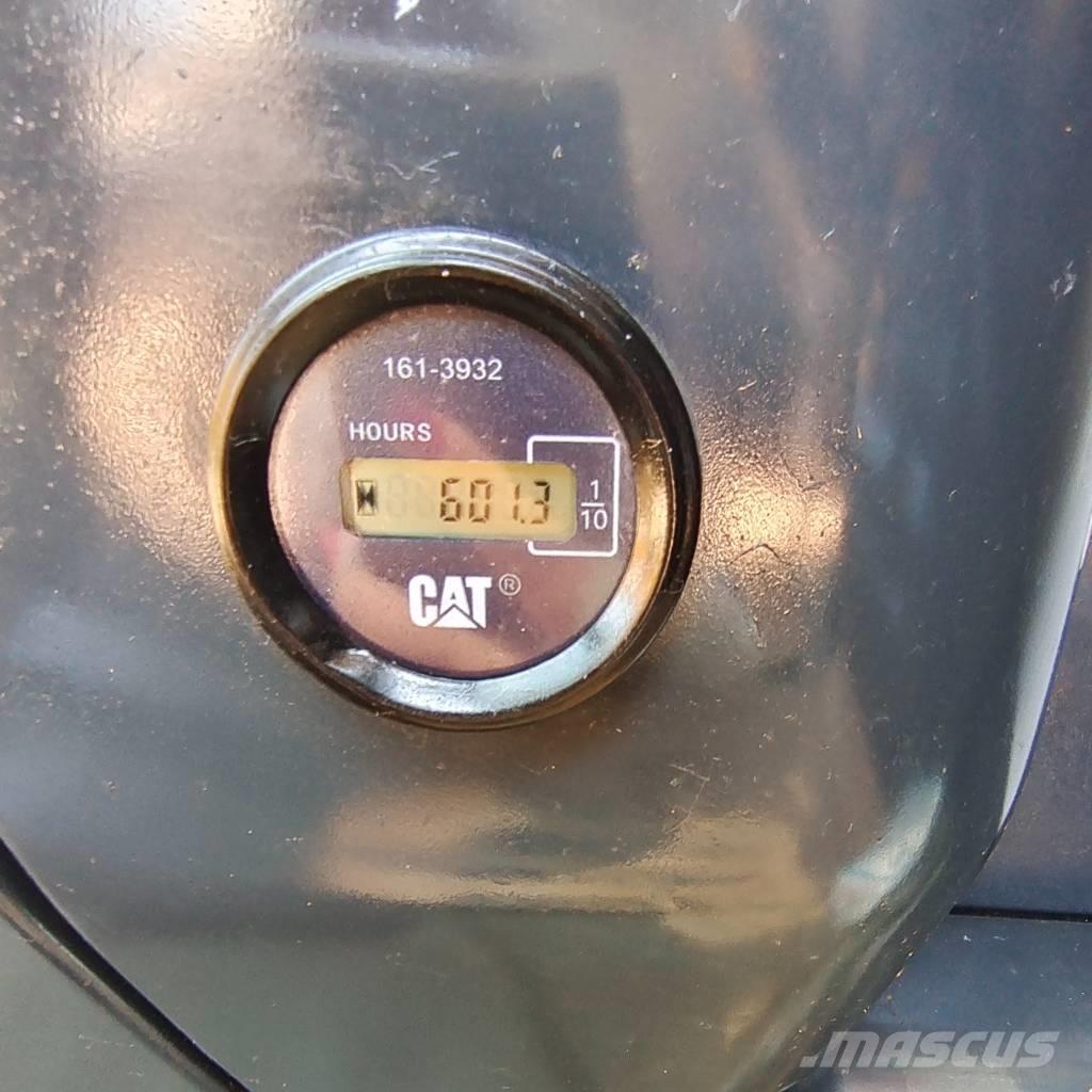 CAT 324 D L Roomikekskavaatorid