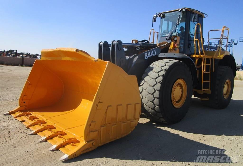 John Deere 844 J Rataslaadurid