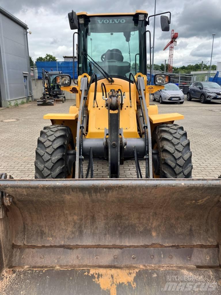 Volvo L 30 G Rataslaadurid