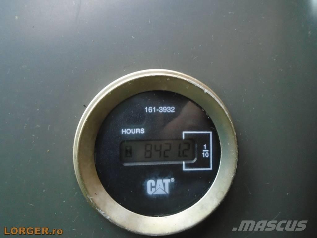 CAT 323 D Roomikekskavaatorid