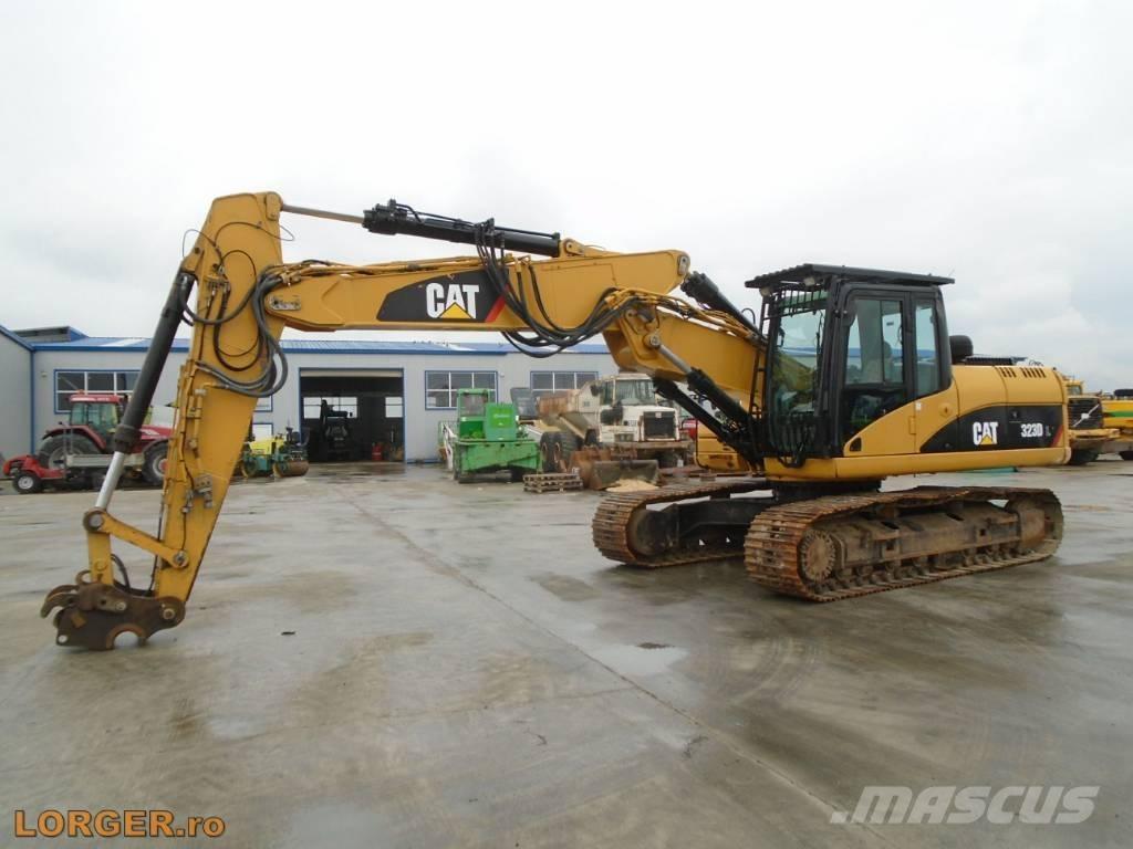 CAT 323 D Roomikekskavaatorid