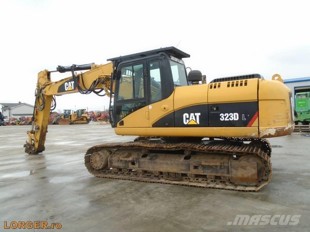 CAT 323 D Roomikekskavaatorid