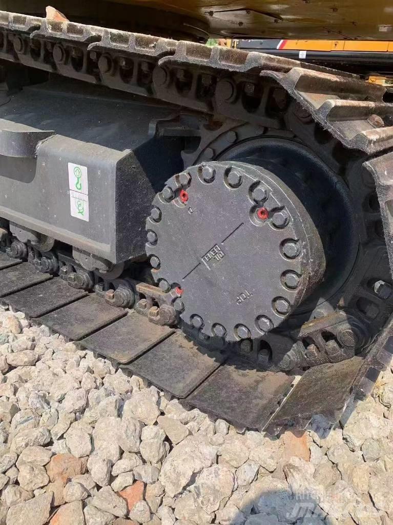 Komatsu PC 210 LC Roomikekskavaatorid