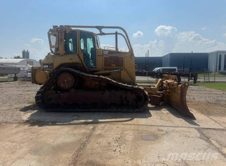 CAT D 6 N Buldooserid