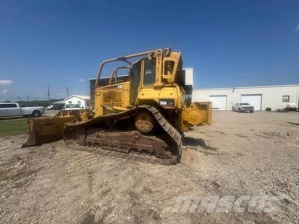 CAT D 6 N Buldooserid
