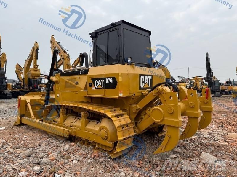 CAT D 7 G Buldooserid