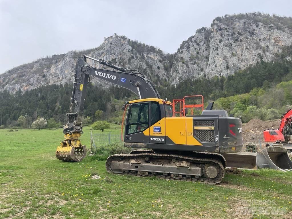 Volvo EC 220 E Roomikekskavaatorid