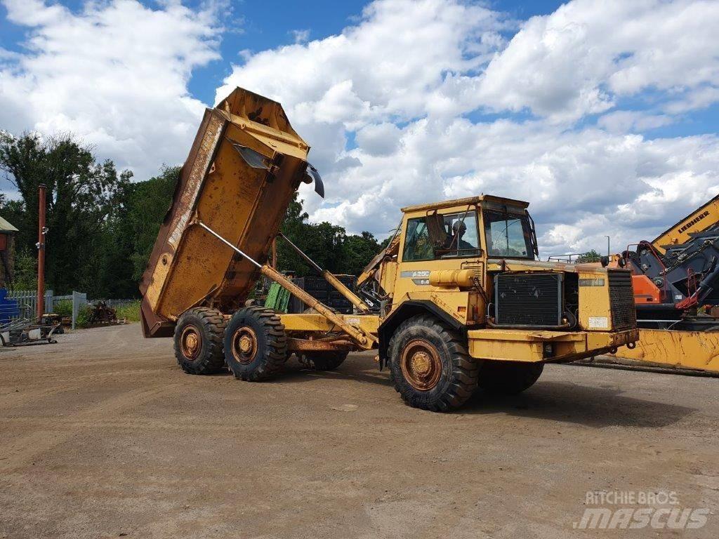 Volvo A 25 C Liigendraamiga pinnaseveokid
