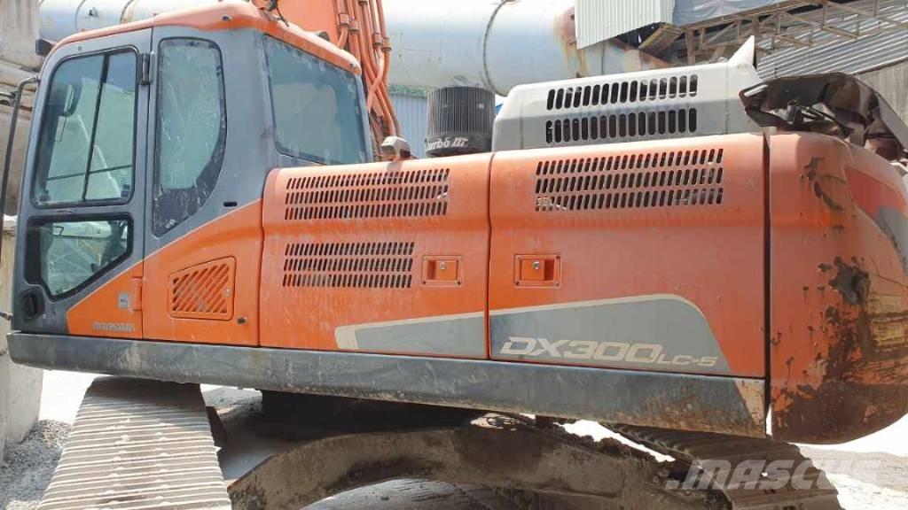 Doosan DX 300 LC-5 Roomikekskavaatorid