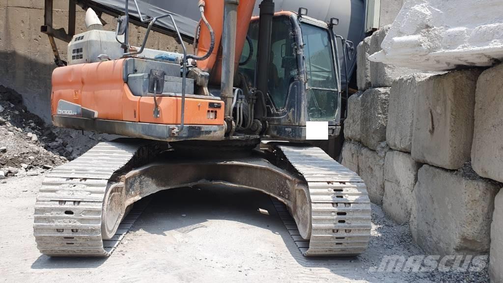 Doosan DX 300 LC-5 Roomikekskavaatorid