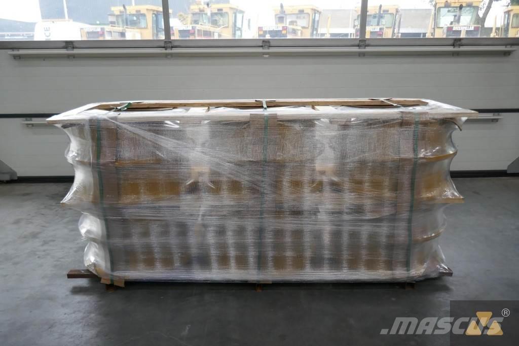 CAT 570-3854 Rehvid, rattad ja veljed