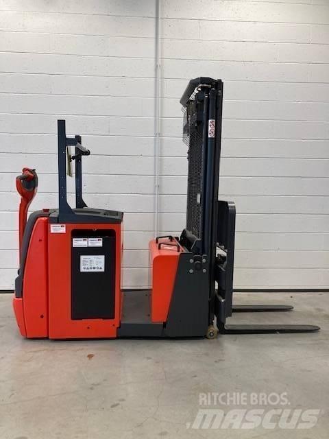 Linde L12AC/1171-01 Järelkäidavad virnastajad