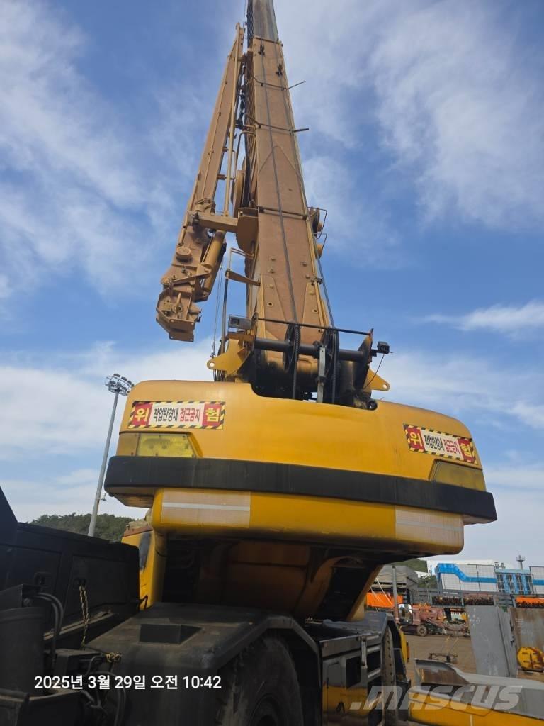 Kobelco RK 450 Raske maastiku tõstukid