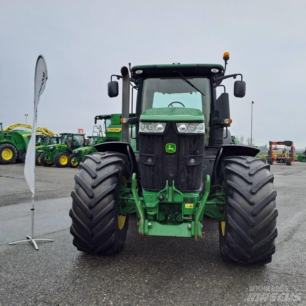 John Deere 7230 R Traktorid