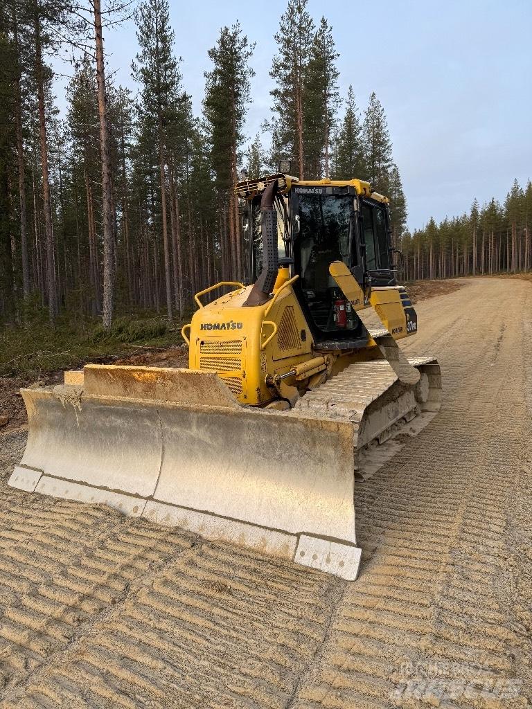 Komatsu D 37 PX-23 Buldooserid