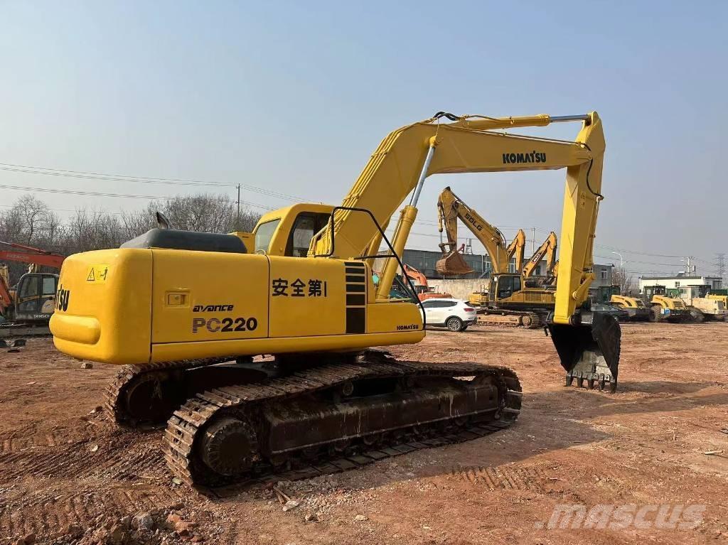 Komatsu PC 220 Roomikekskavaatorid
