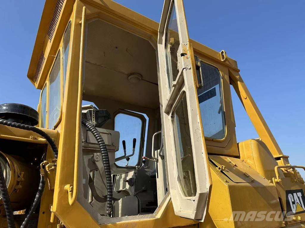 CAT D 8 K Buldooserid