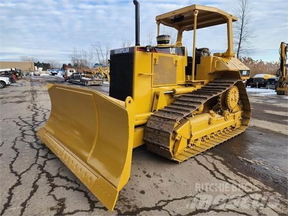 CAT D6M XL Buldooserid