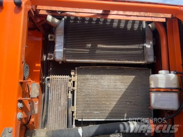 Doosan DX 225 LC Roomikekskavaatorid