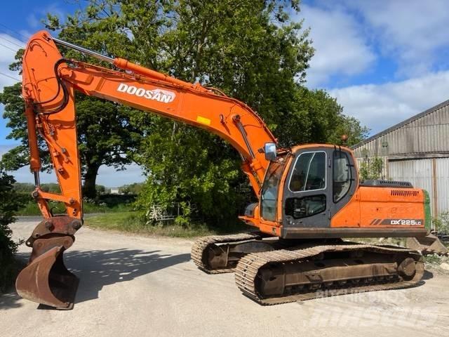 Doosan DX 225 LC Roomikekskavaatorid