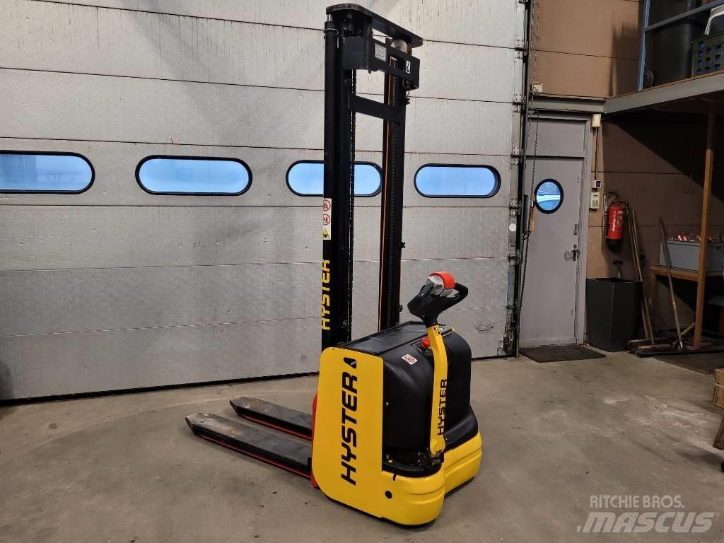 Hyster S 1.6 Järelkäidavad virnastajad
