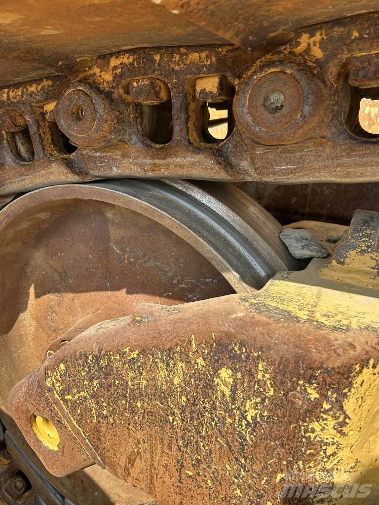 CAT D 7 R (Leica GPS) Buldooserid
